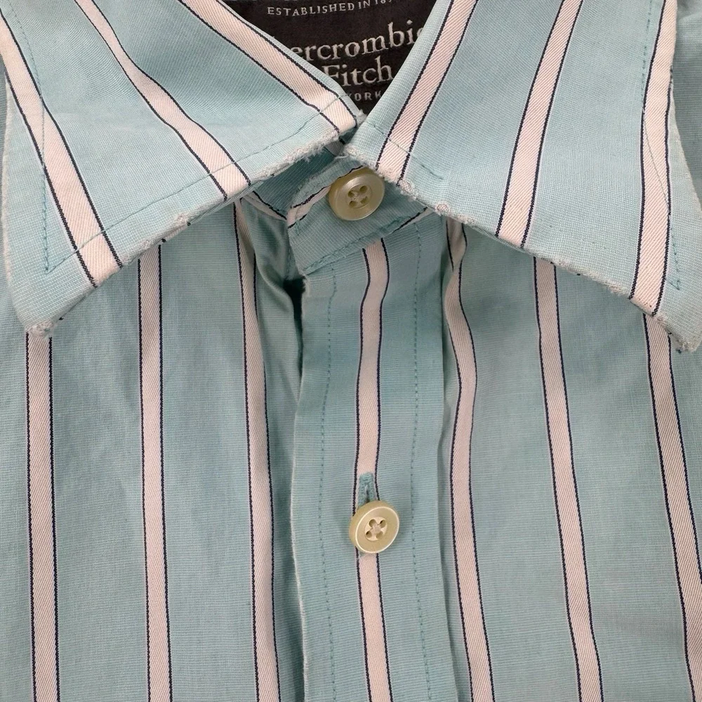 Abercrombie & Fitch Shirt Mens Medium Button Down‎ Muscle Fit Stripe LS Blue